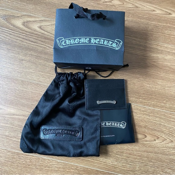 Chrome Hearts Leather Cardholder Gothic Cross
Cardholder Black - Picture 2 of 9